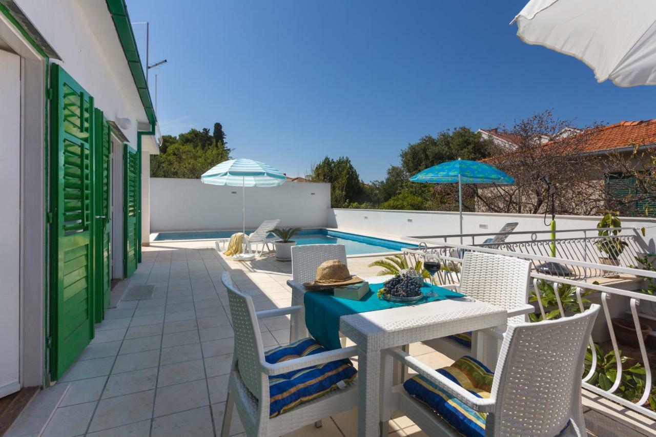 Villa Aras Wind Rose Supetar Exterior foto
