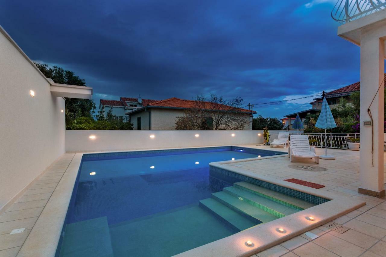 Villa Aras Wind Rose Supetar Exterior foto