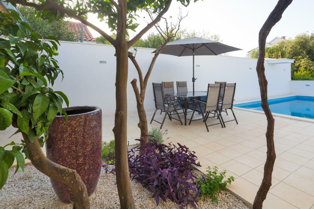 Villa Aras Wind Rose Supetar Exterior foto